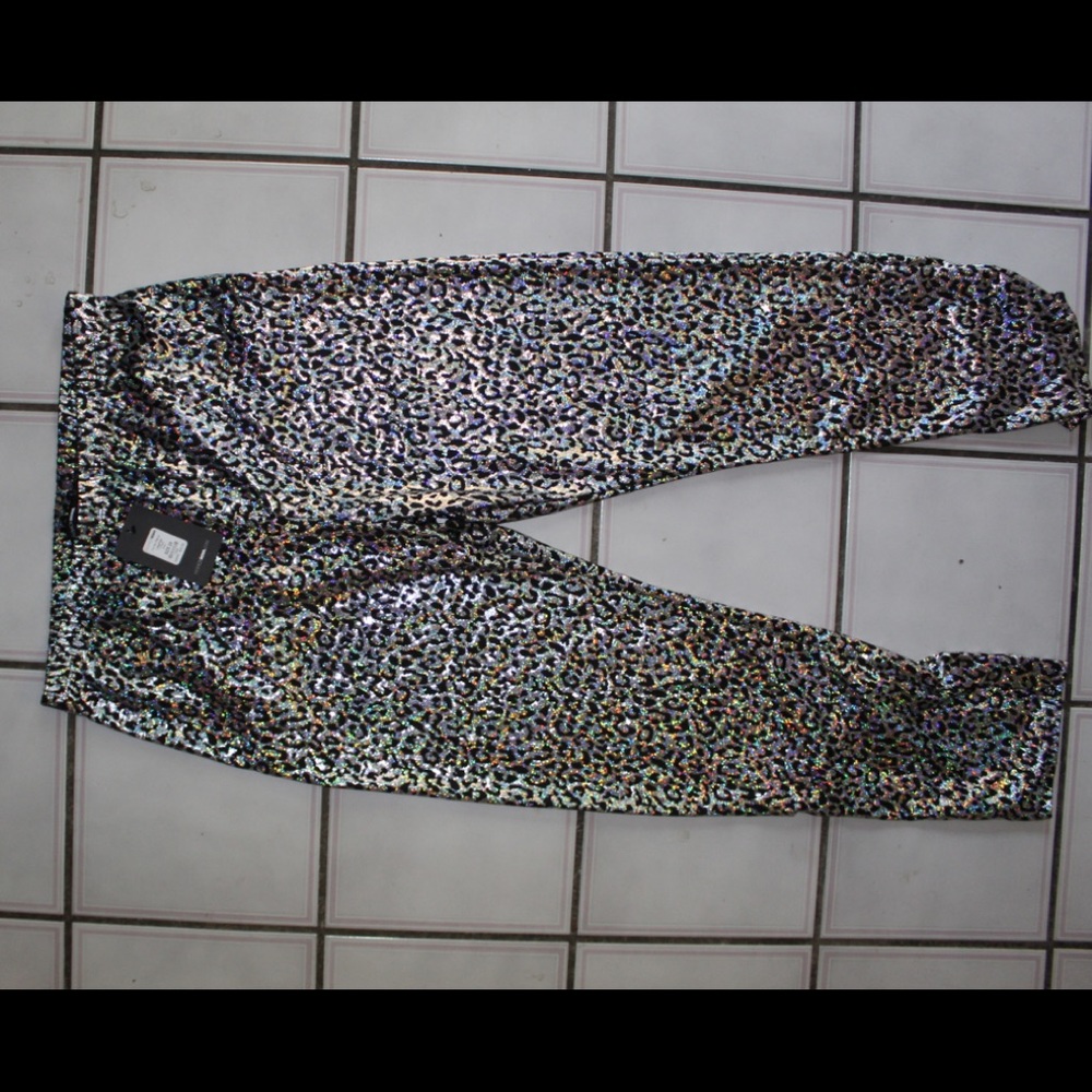🙌🏽Holographic leopard leggings🙌🏽